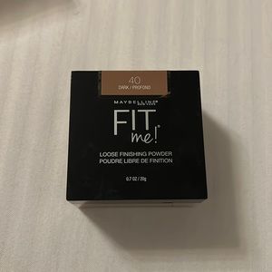 “Fit Me” loose powder in shade dark